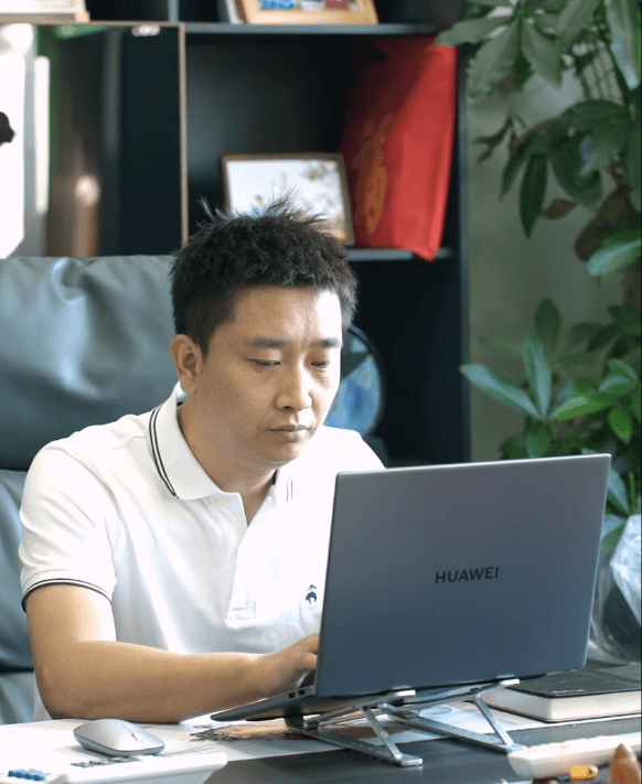 Pengtour Founder & Team